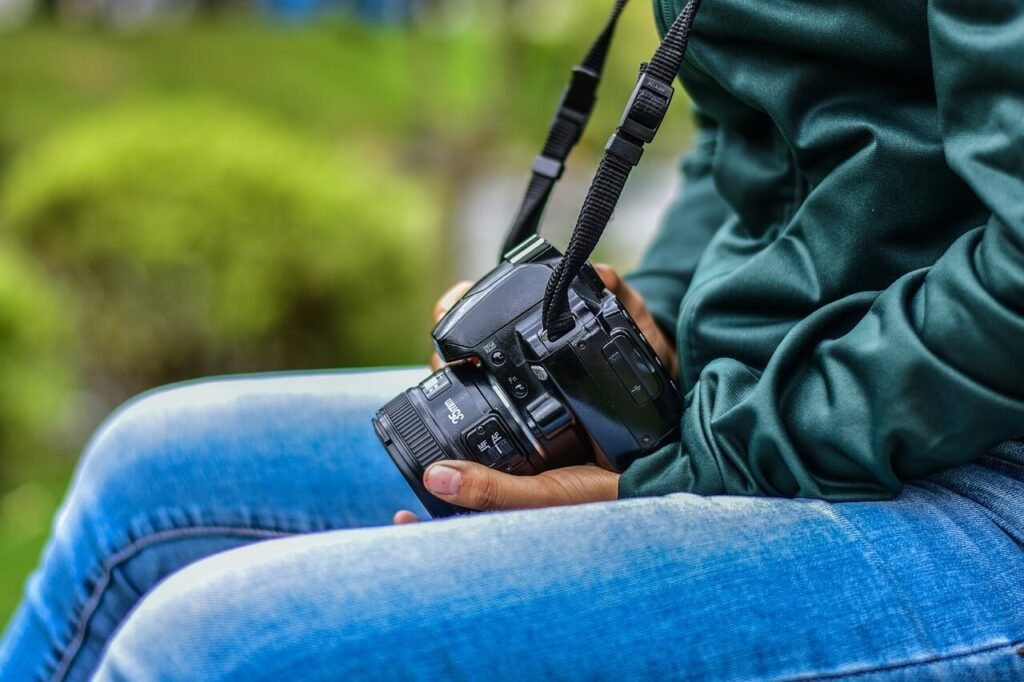 girl-taking-photo