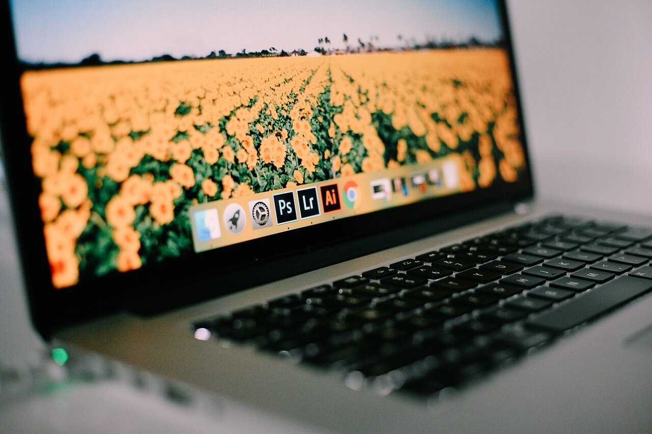 laptop-screen-lightroom-presets